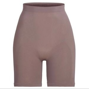 SKIMS NWT UMBER CORE CONTROL SHORT MID THIGH SHAPEWEAR 4X 5 (98)